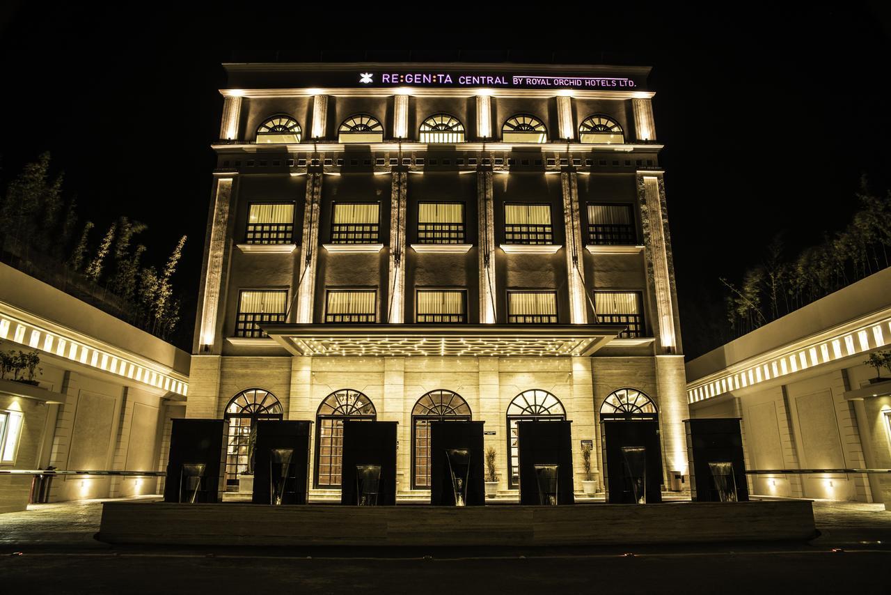 Regenta Central Amritsar Esterno foto